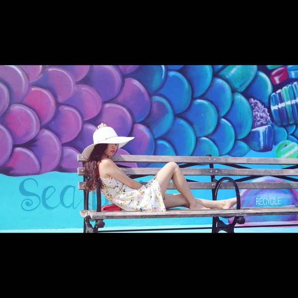 Meet your Posher, Janine - Picture 1 of 1